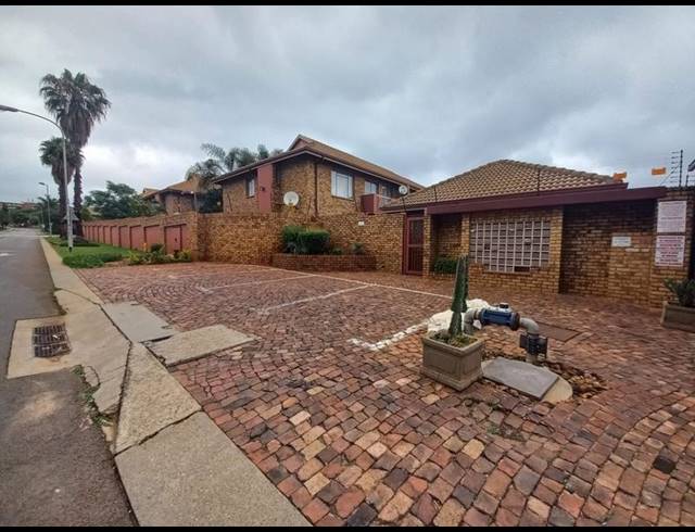 3 BEDROOM PROPERTY TO RENT IN ZWARTKOP